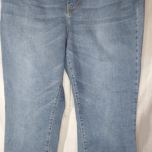 Judy Blue Slim Fit Stretch Jeans - Picture 4 of 12